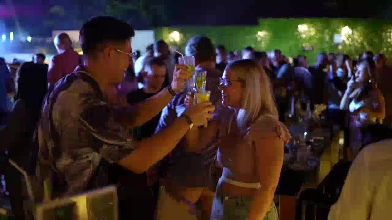 The crowd at a Chi night